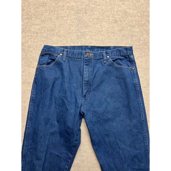 Wrangler 13MWZPW Cowboy Cut Medium Wash Denim Jeans Men's 38 X 32 - Picture 2 of 8